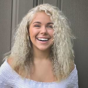 Meet your Posher, Kelli